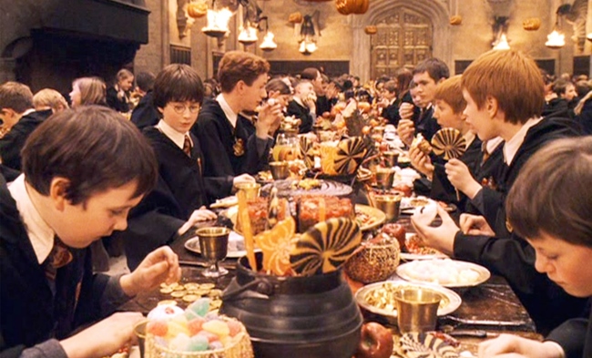 harry potter hogwarts yemek sahnesi